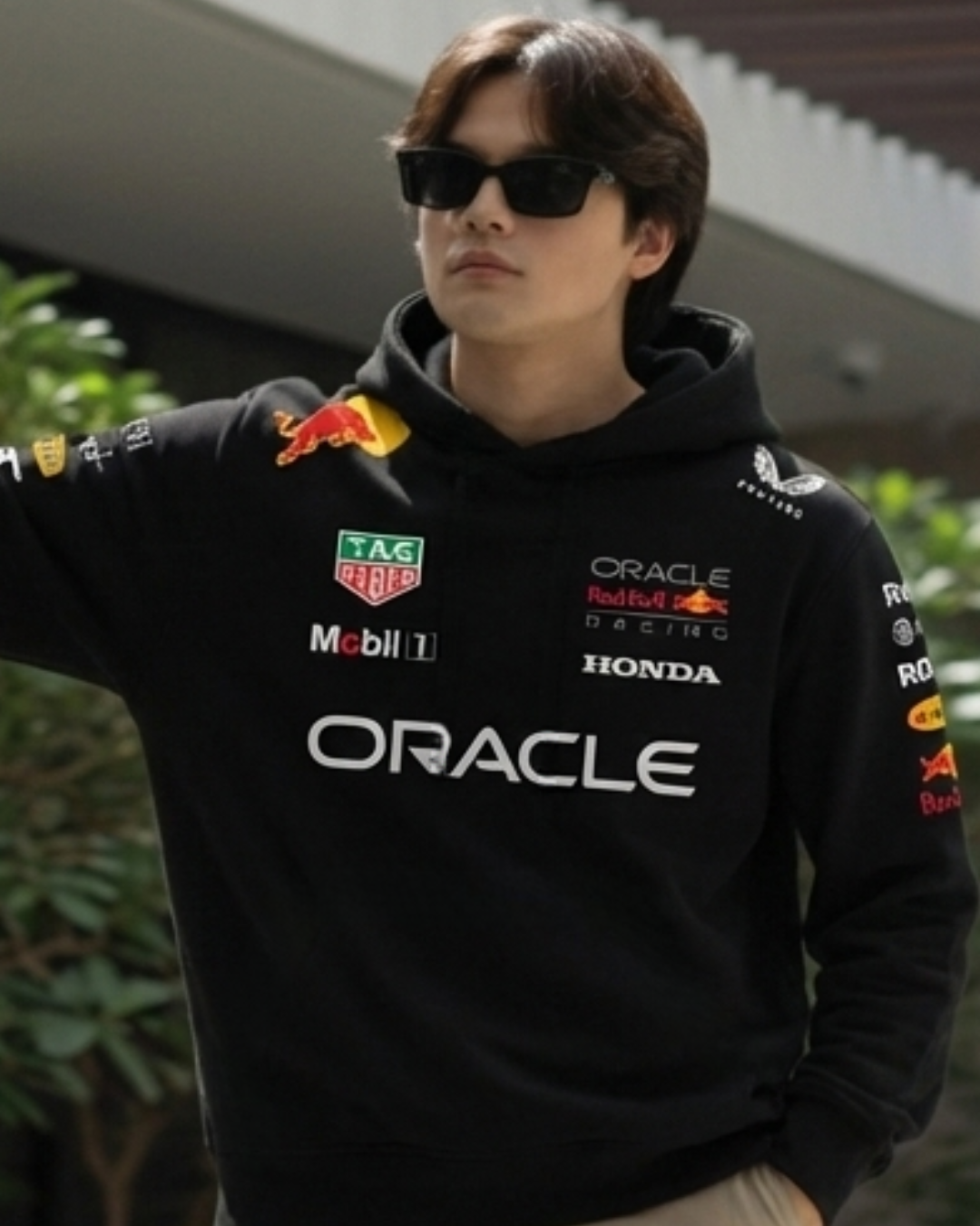 H&U Oversized Fleece Hoodie – Black | Red Bull Graphic Edition